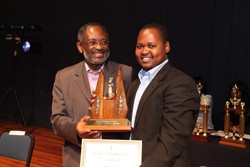 Update: INISA Stipendiat Thulani Fakude ausgezeichnet